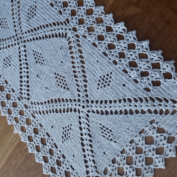 Handmade doili table decor 4 - Picture 4 of 4